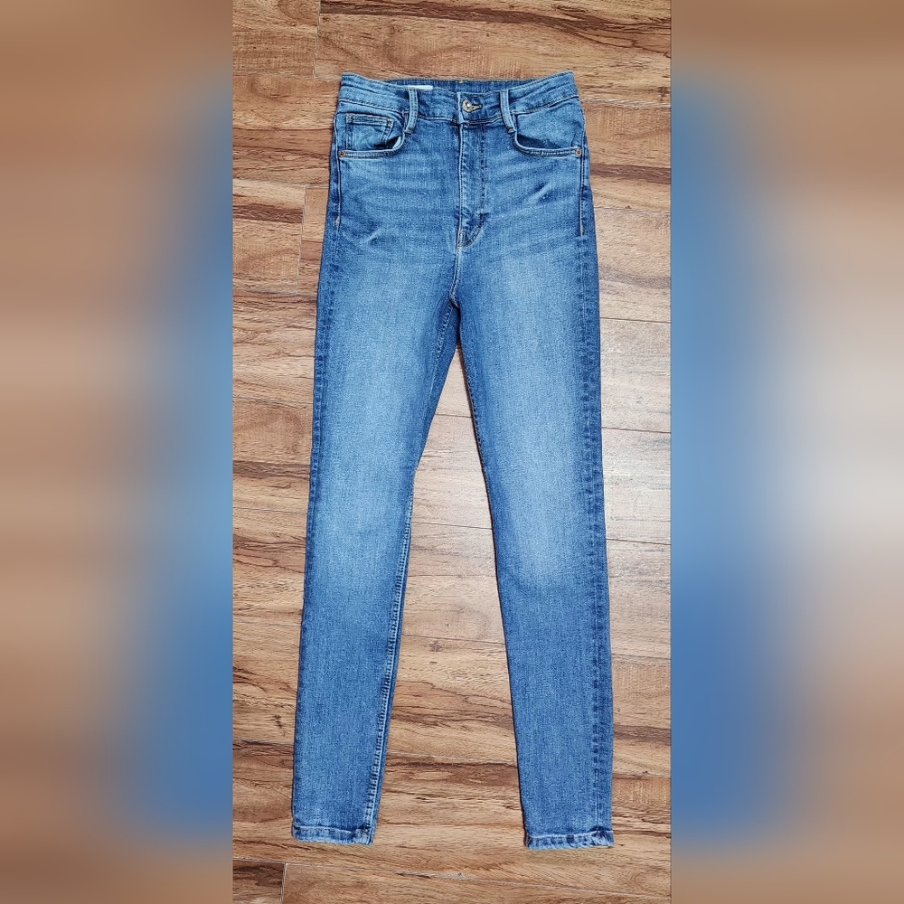 Zara Women's Straight Leg Blue Jeans
